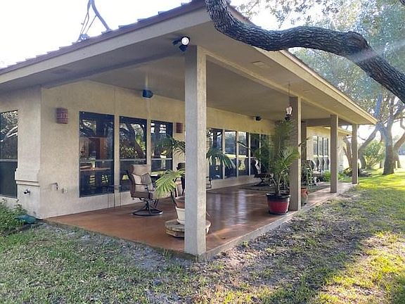 4th image of 107 Royal Oaks Dr