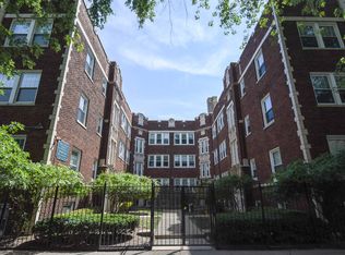 1055 W Glenlake Ave #3, Chicago, IL 60660