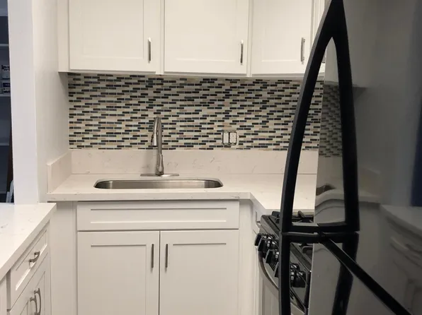 1821 Keeaumoku St APT 405, Honolulu, HI 96822