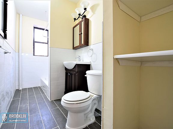 5th image of 959 Carroll St APT B4