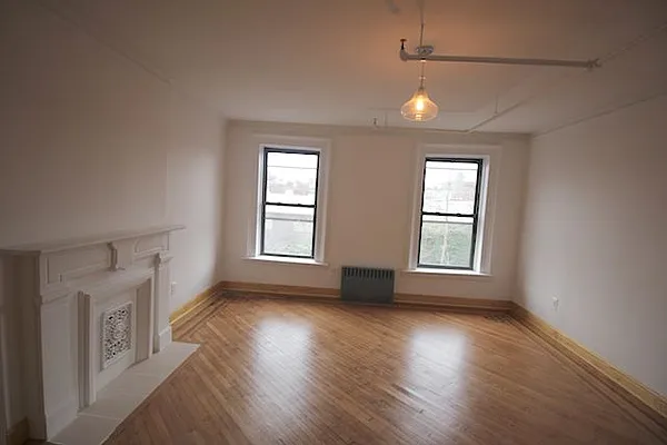 Rented by Capri Jet Realty Corp | media 10