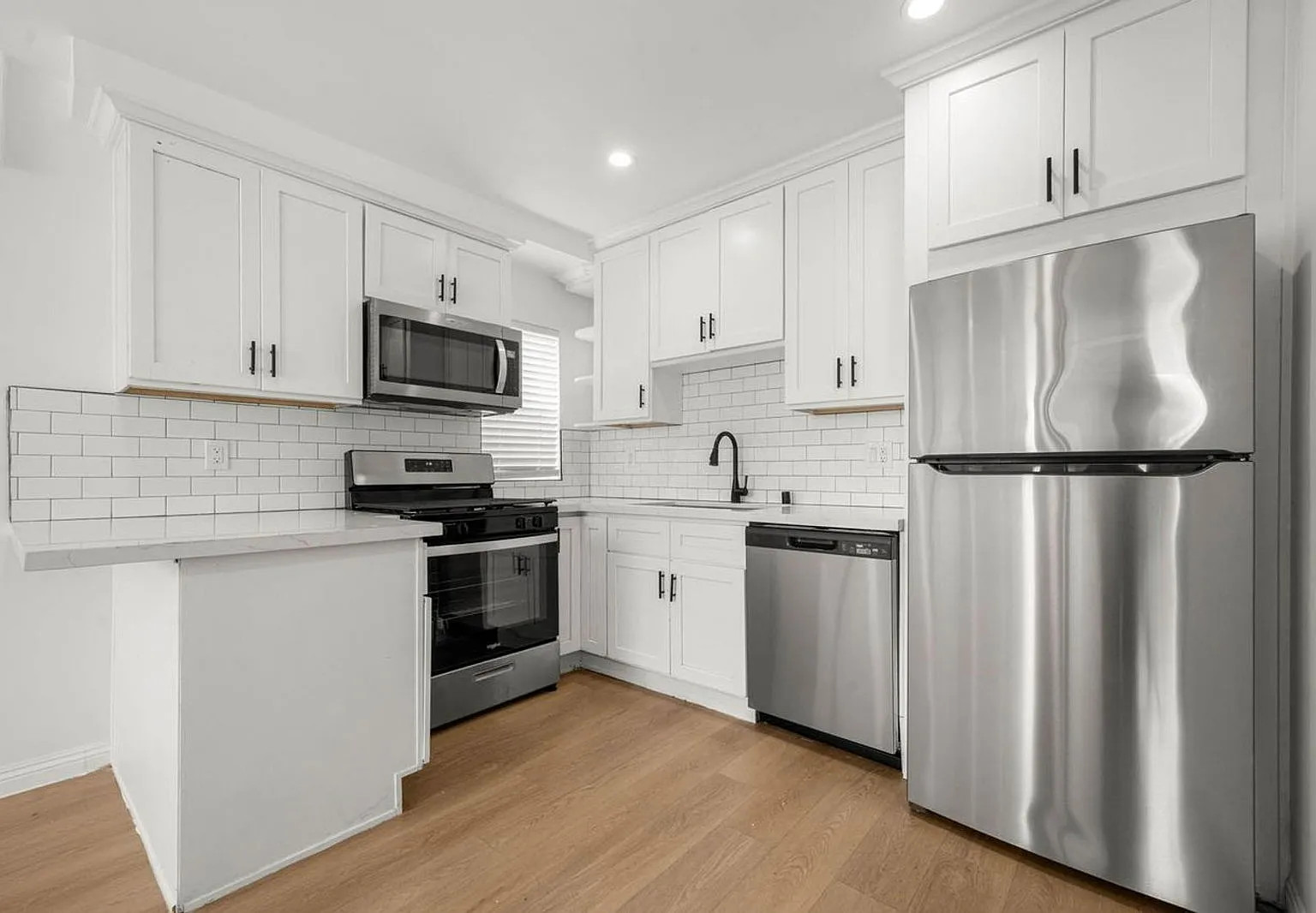 1 bed, 1.0 bath, $1,380 — Photo 1