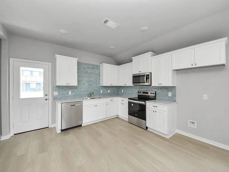 1105 W Bayshore Dr — Photo 17