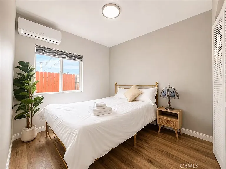 559 E Juanita Ave #B — Photo 7