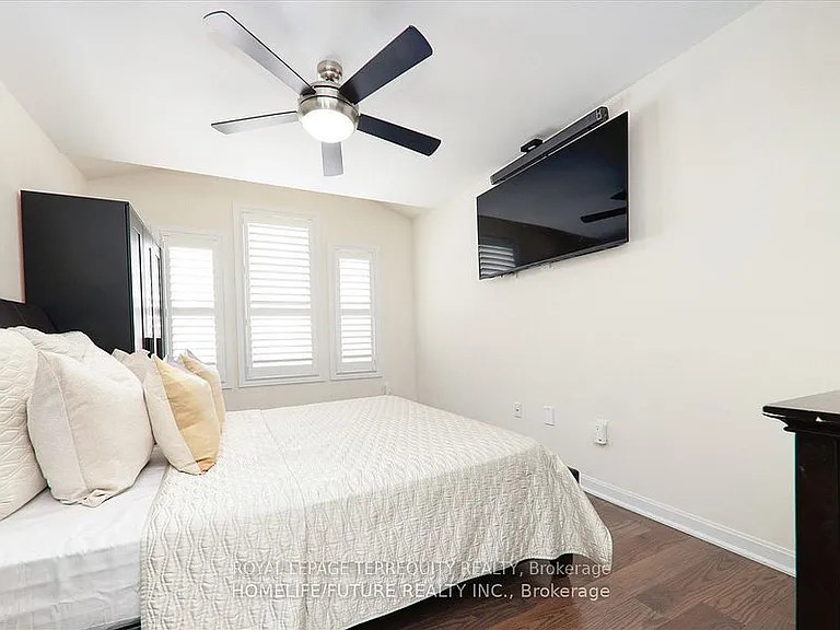 2412 Fall Harvest Cres — Photo 28