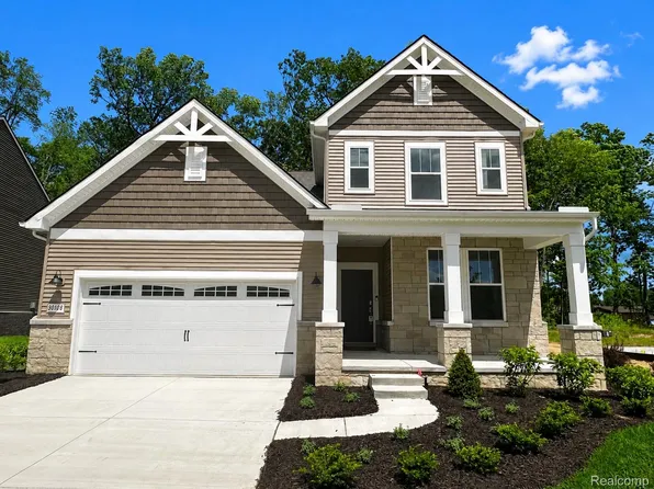 30108 Norway Dr, New Hudson, MI 48165