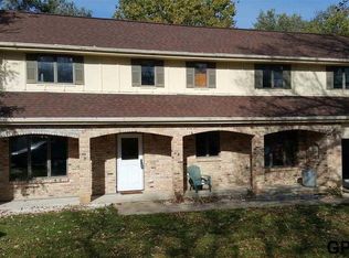 404 Sullivan Cir, Bellevue, NE 68005