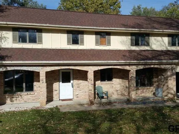 404 Sullivan Cir, Bellevue, NE 68005