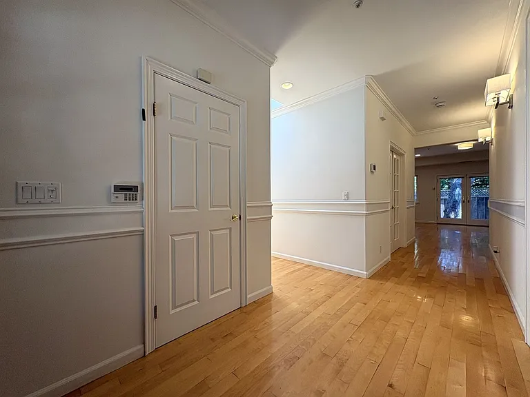 618 17th Ave — Photo 3