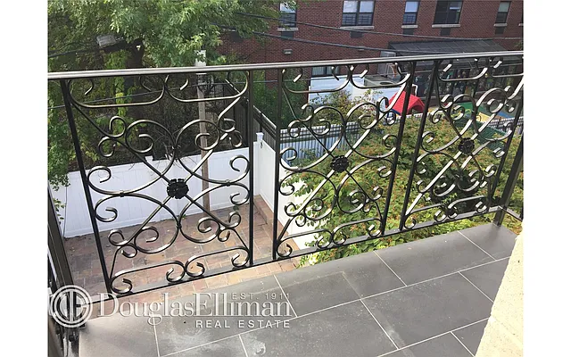 Rented by Douglas Elliman | media 21