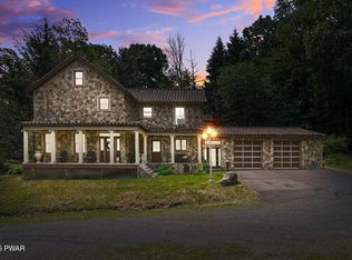 204 Bellemonte Ave, Hawley, PA 18428