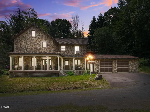 204 Bellemonte Ave, Hawley, PA 18428