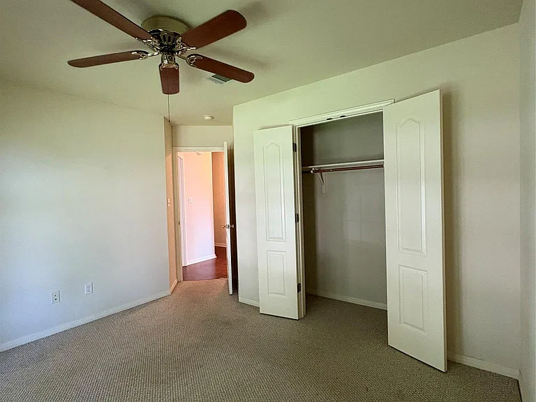207 Kettleman Ln N — Photo 23