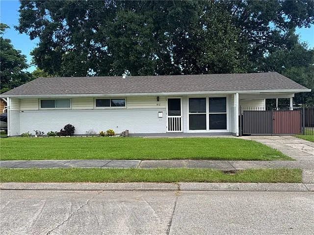 1812 River Oaks Dr — Photo 1