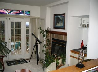 4 Sturbridge Ct, Lambertville, NJ 08530