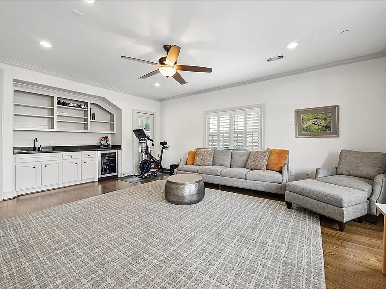1521 Oakdale St — Photo 33