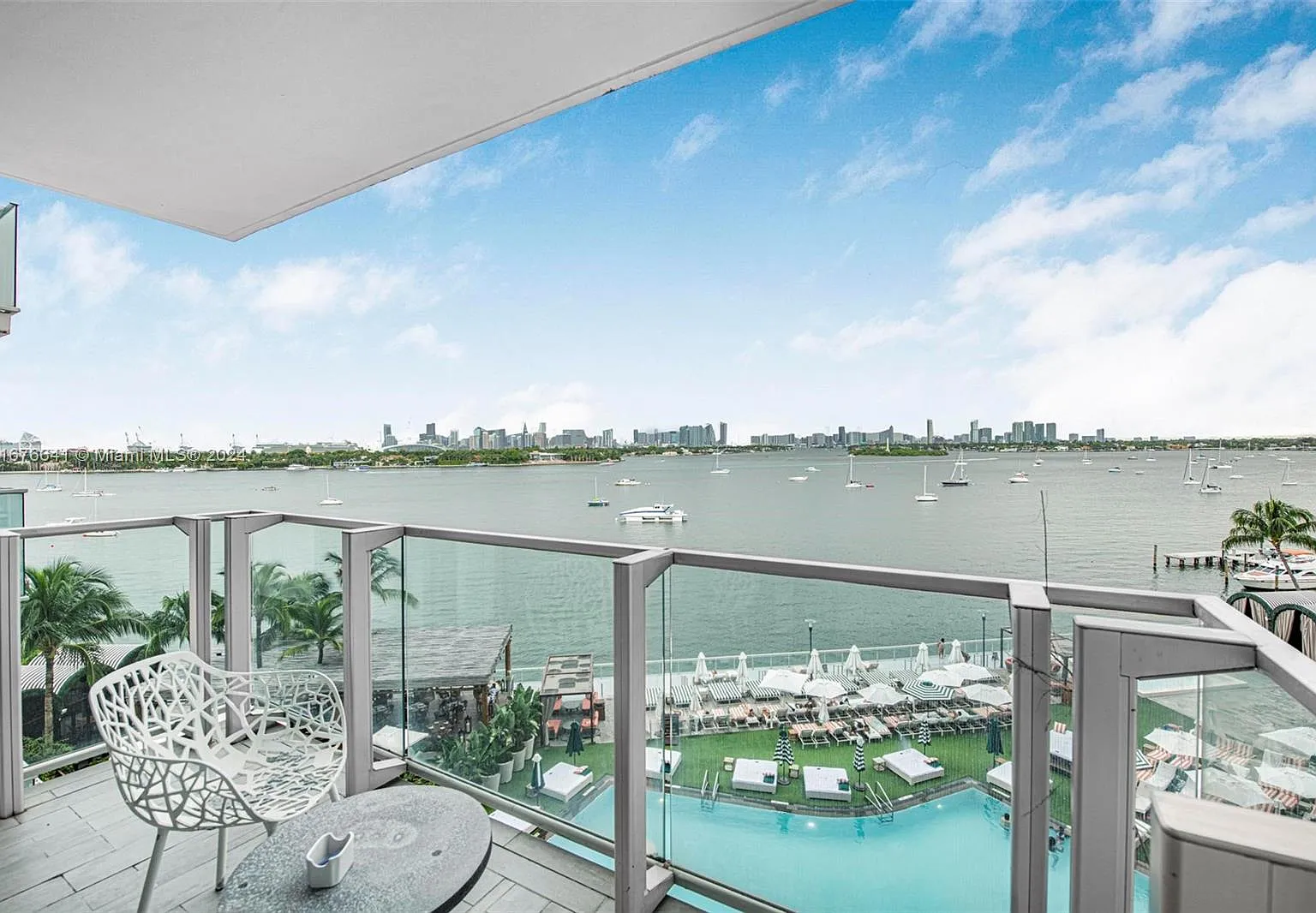 1 bed, 696 sqft, $5,750 — Photo 1