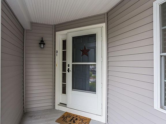 2nd image of 877 Auburnville Way APT D1