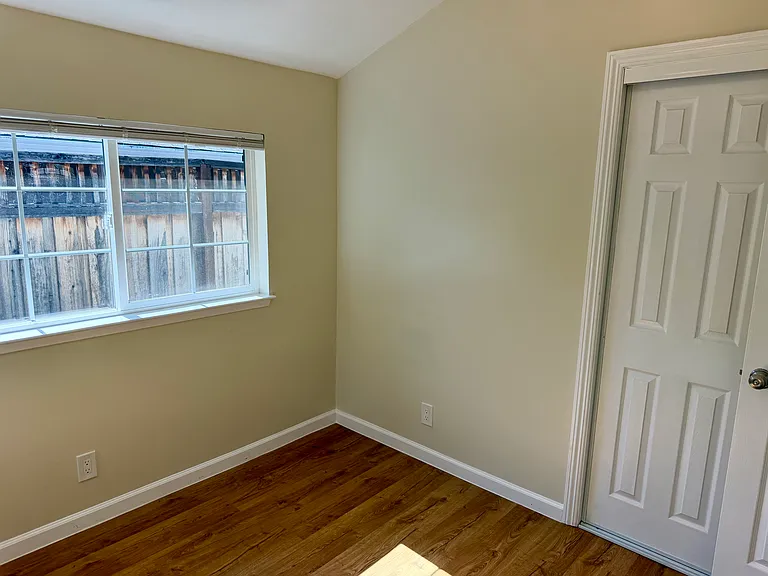 1647 Hyacinth Ln — Photo 15
