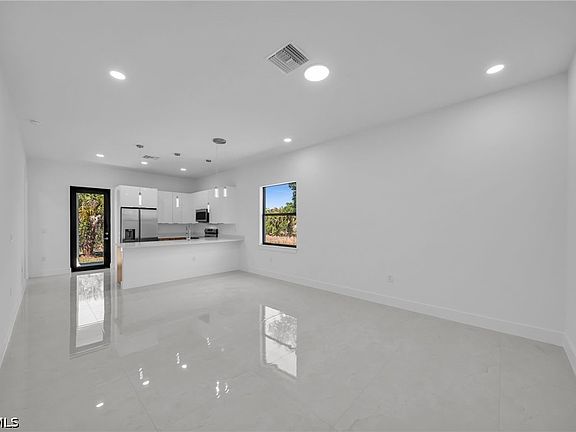 4th image of 730 Goldrock Rd