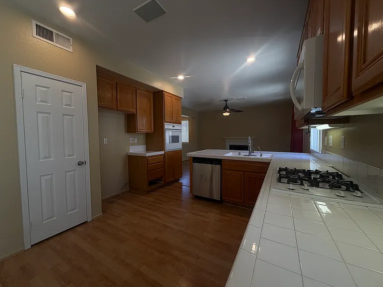 11772 Declaration Dr — Photo 10
