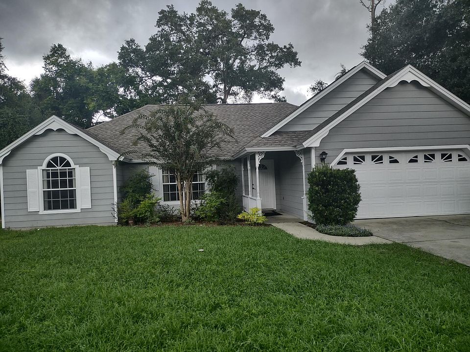 1st image of 221 W Holly Dr