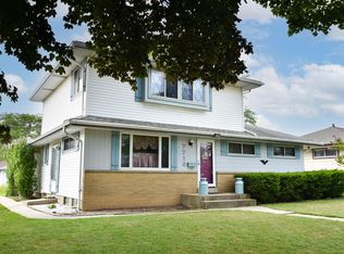 7713 W Green Tree Rd, Milwaukee, WI 53223