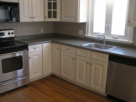 4th image of 29 Sanderson Dr