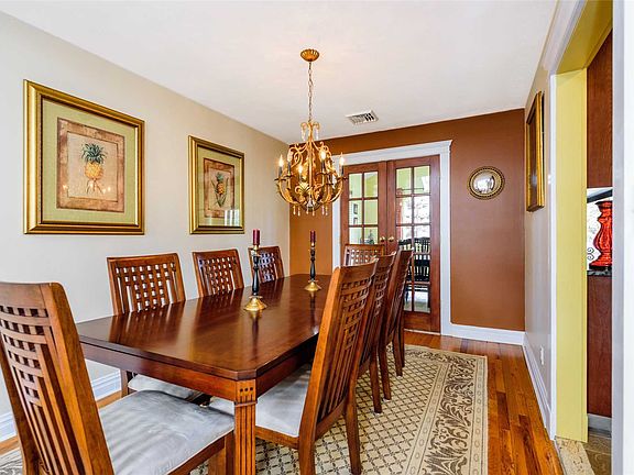 5th image of 305 Grange St