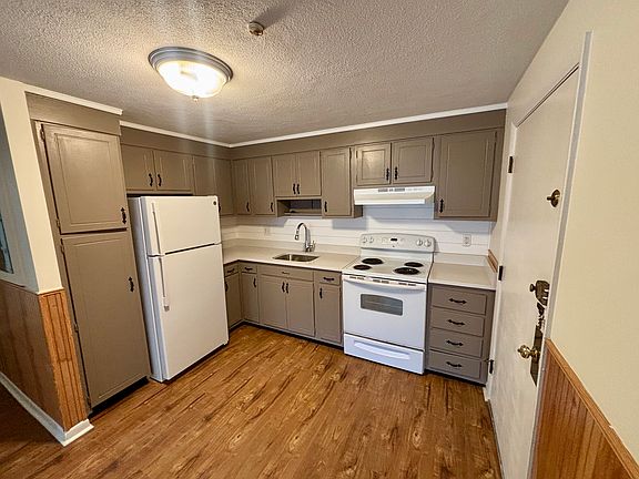 2nd image of 240 Belmont St APT 12