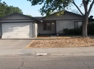 13635 Hood Ave, Armona, CA 93202