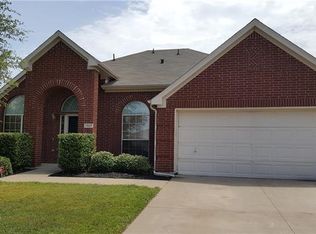 1327 Calvert Dr, Cedar Hill, TX 75104