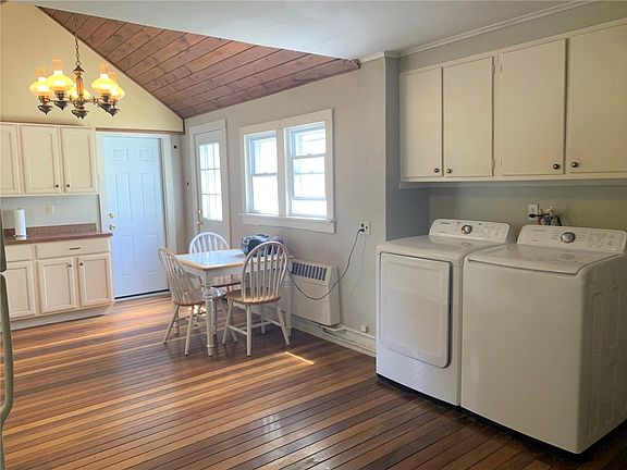 5th image of 49 W University St