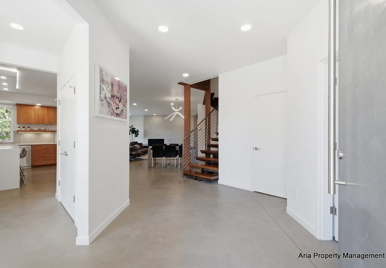 4 bed, 3200 sqft, $9,800 — Photo 1
