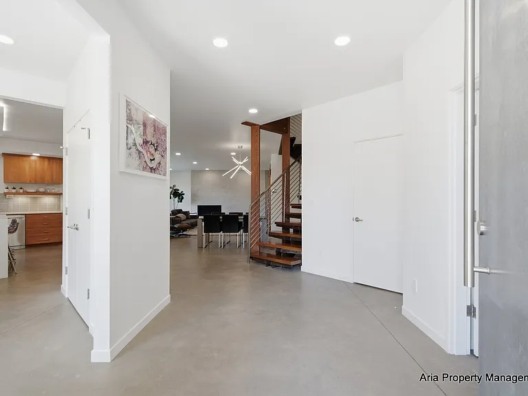 2709 NW Bullfinch Pl — Photo 1