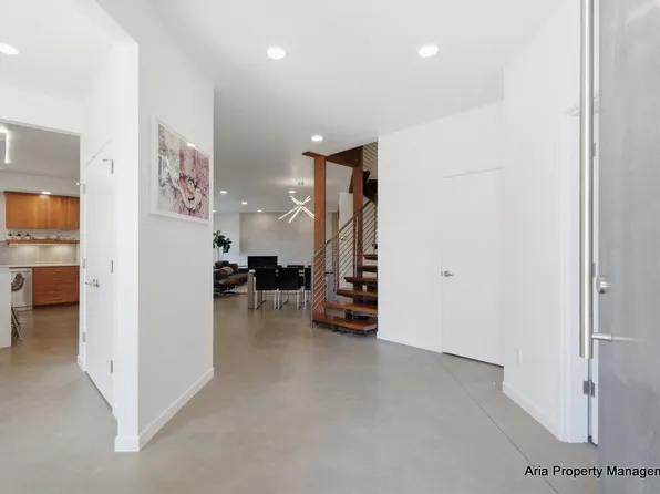 2709 NW Bullfinch Pl, Portland, OR 97229