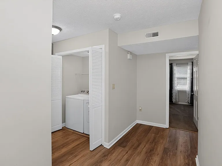 104 Montclair Dr — Photo 21