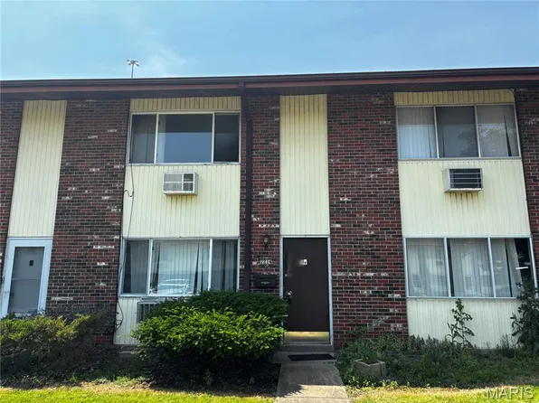 7214 Hazelcrest Dr, Hazelwood, MO 63042