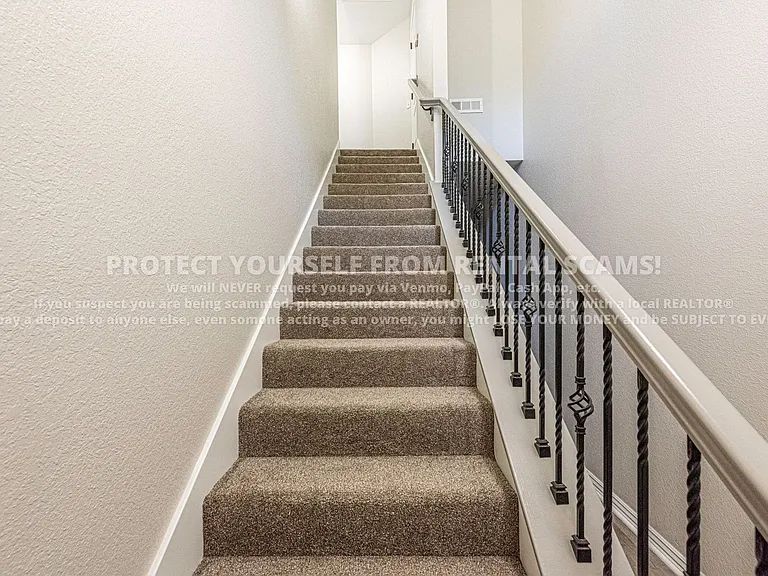 758 W Breeze Cv — Photo 8