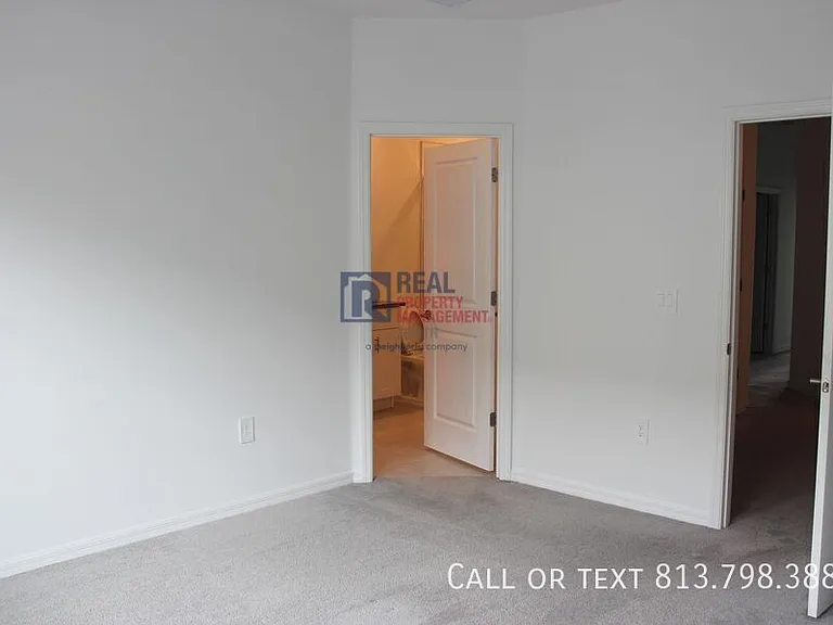 10821 Fowlers Bluff Ct — Photo 16