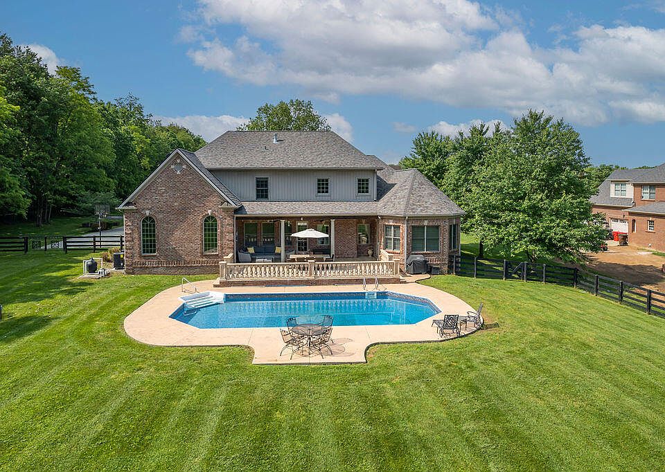 1st image of 639 Burr Oak Dr