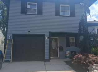 5 Sumutka Ct, Carteret, NJ 07008