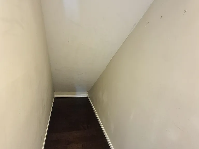 309 Surry Ln — Photo 10