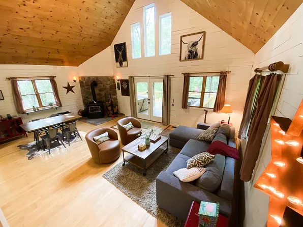 1441 Warden Lake D East Dr, Wardensville, WV 26851