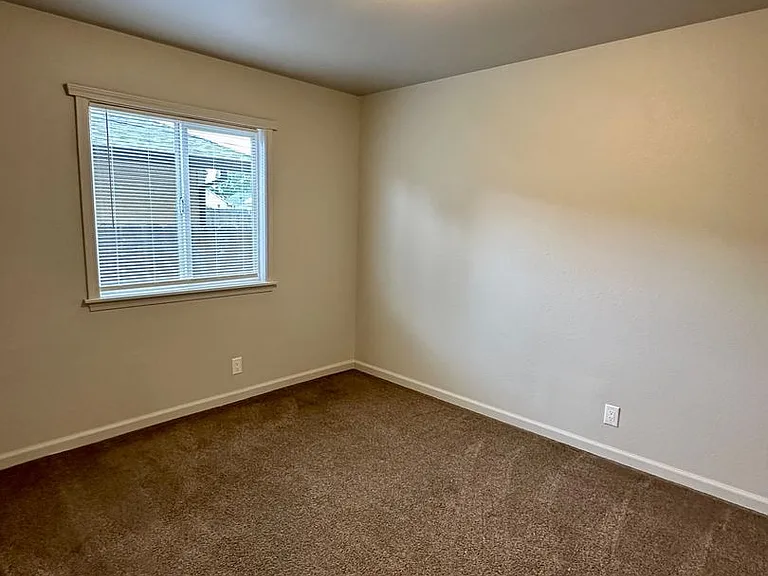 337 N. Merrill Ave — Photo 24