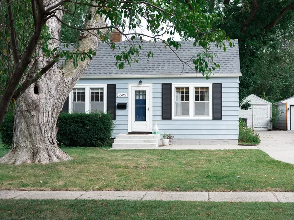 2925 48th Pl, Des Moines, IA 50310