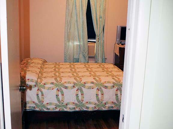 4th image of 25 Linden St
