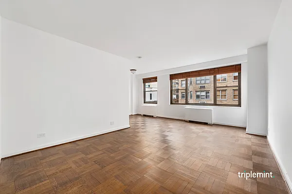 Sold by Triplemint | media 2
