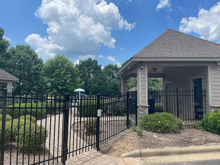 324 Frontier Cir — Photo 44