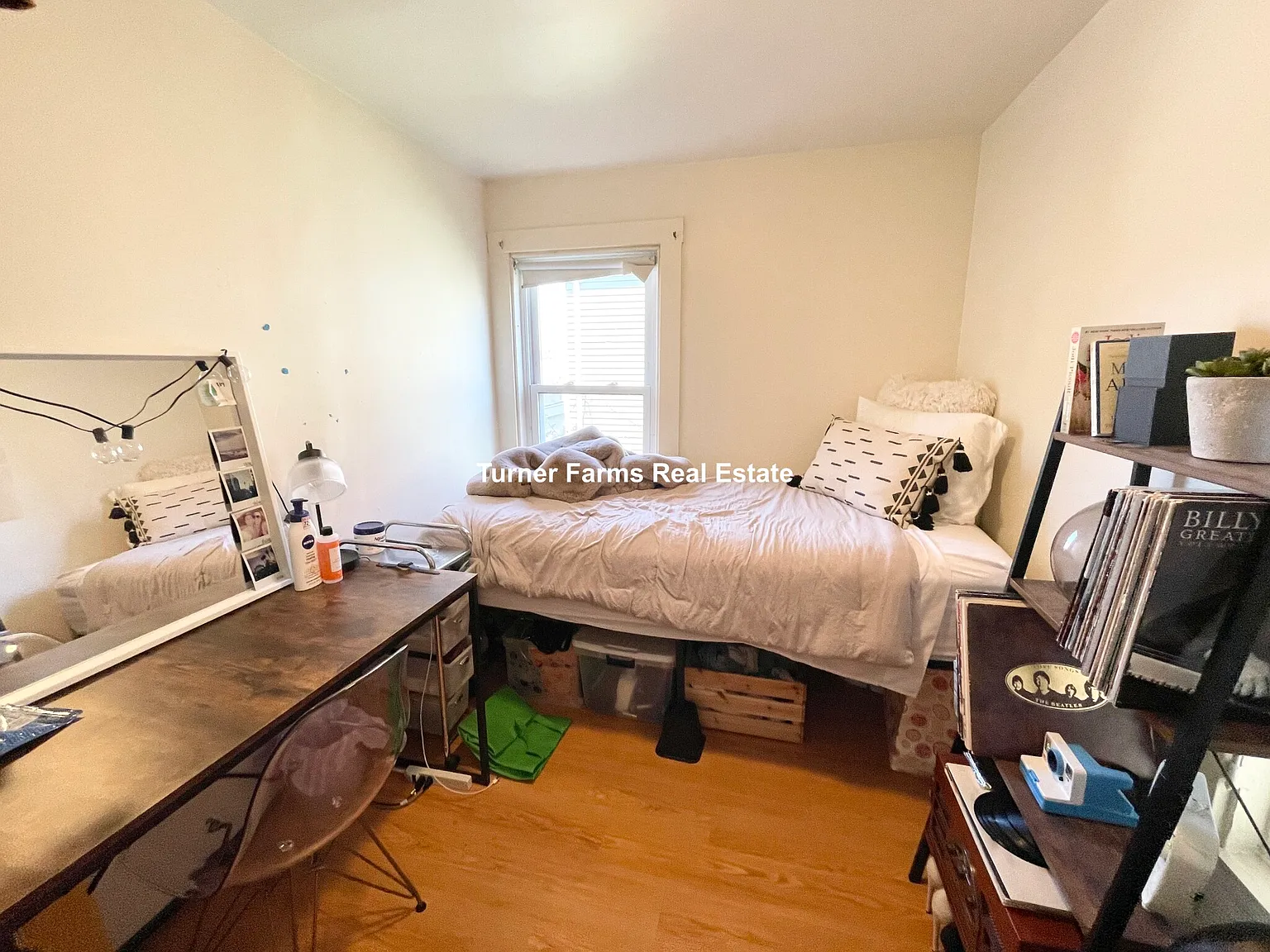 4 bed, 9999 sqft, $4,000 — Photo 4